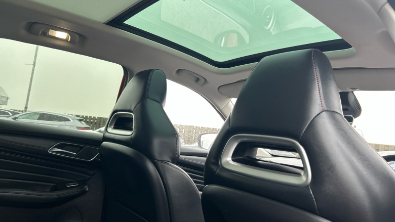 MG Hs 1.5 T-GDI Exclusive 5dr DCT Petrol Hatchback